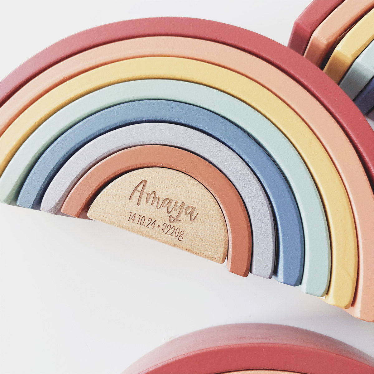 Geschenk Geburt (Holz-Regenbogen), personalisiert
