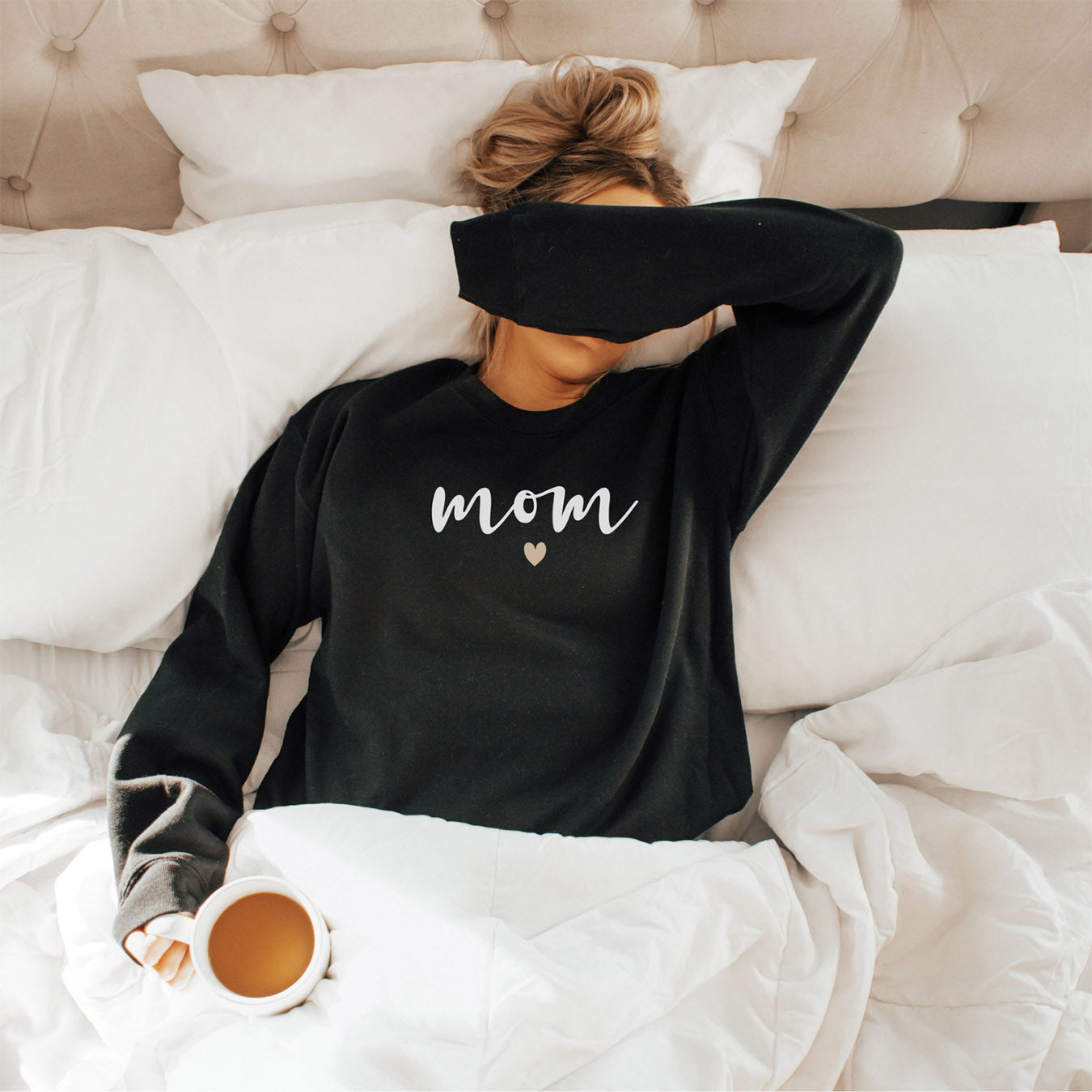 Mama-Sweatshirt "Mom ♥" (schwarz), #Geschenk Muttertag