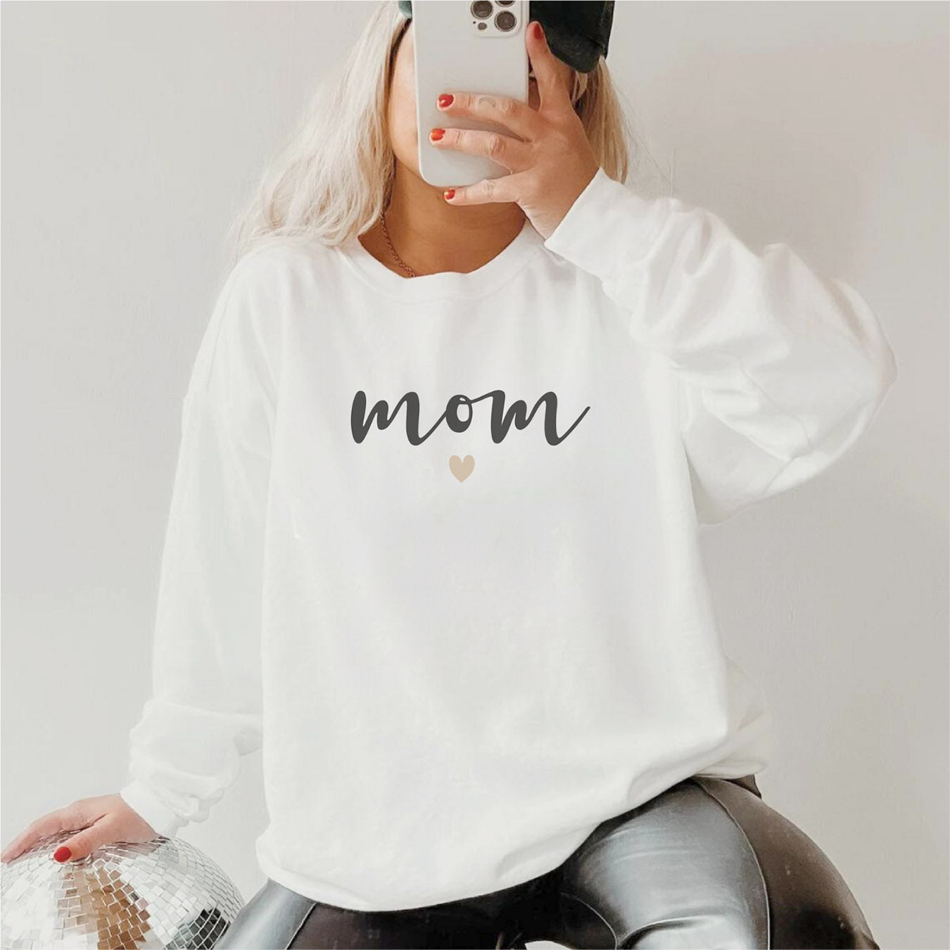 Mama-Sweatshirt "Mom ♥" (weiß), #Geschenk Muttertag