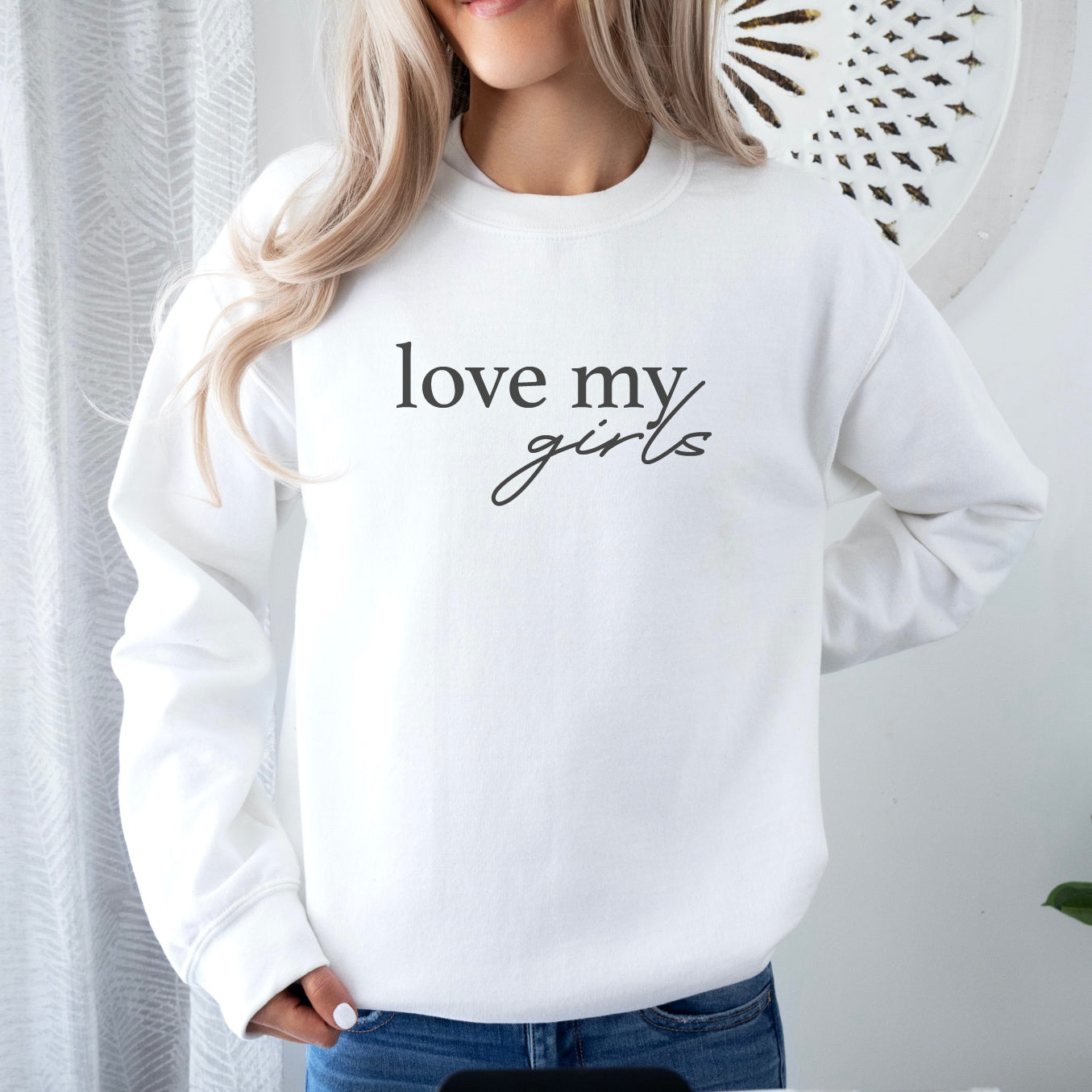 Mama-Pullover "love my girls" (weiß) als Geschenk für die Mama von Mädchen