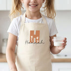 Mädchen mit personalisierter Kinderschürze (Initiale & Name), #Boho-Design