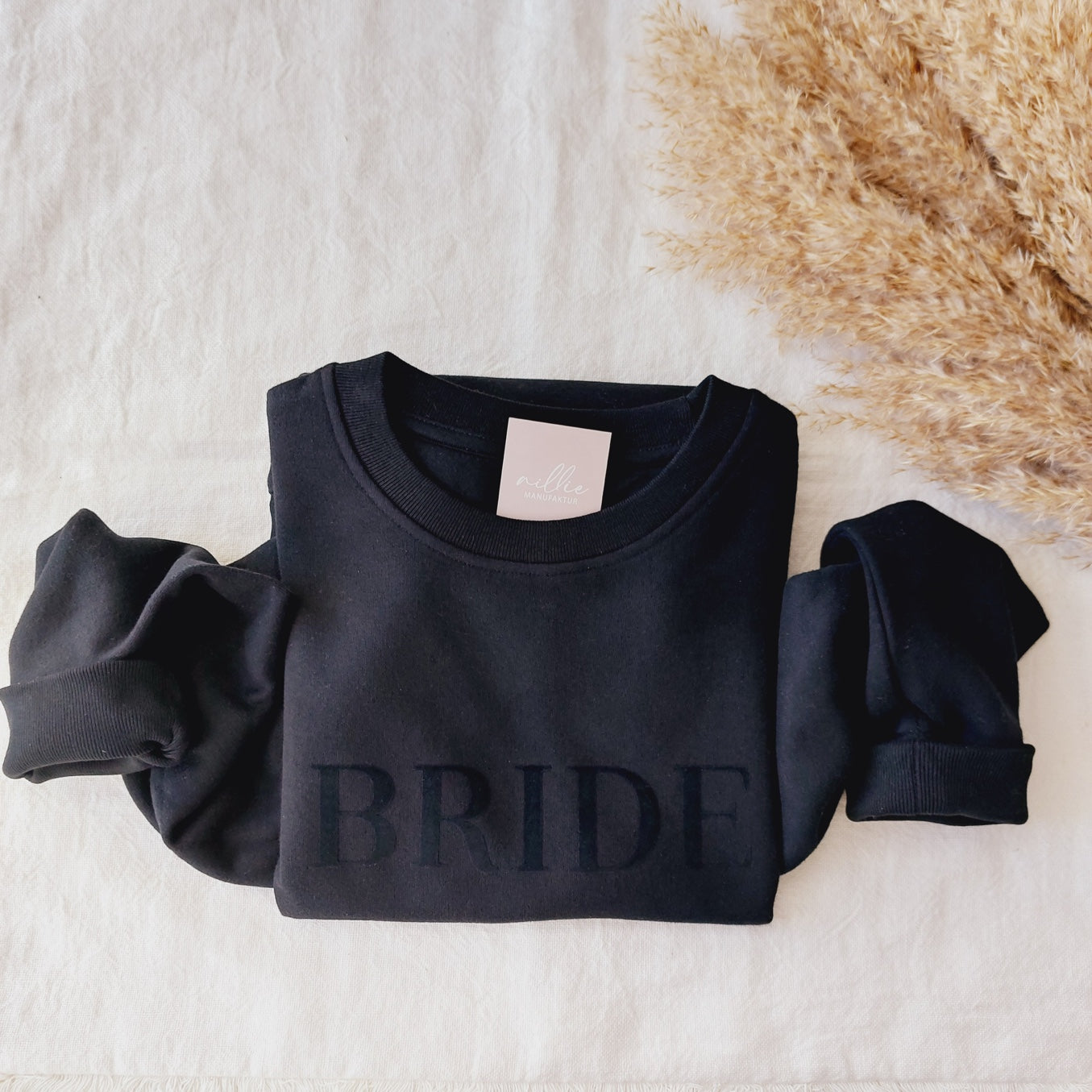 Braut-Pullover "BRIDE" (schwarz) mit 3D-Prägung (Puff Print)