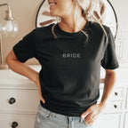 Braut-Shirt (schwarz) mit minimalistischem "BRIDE"-Aufdruck