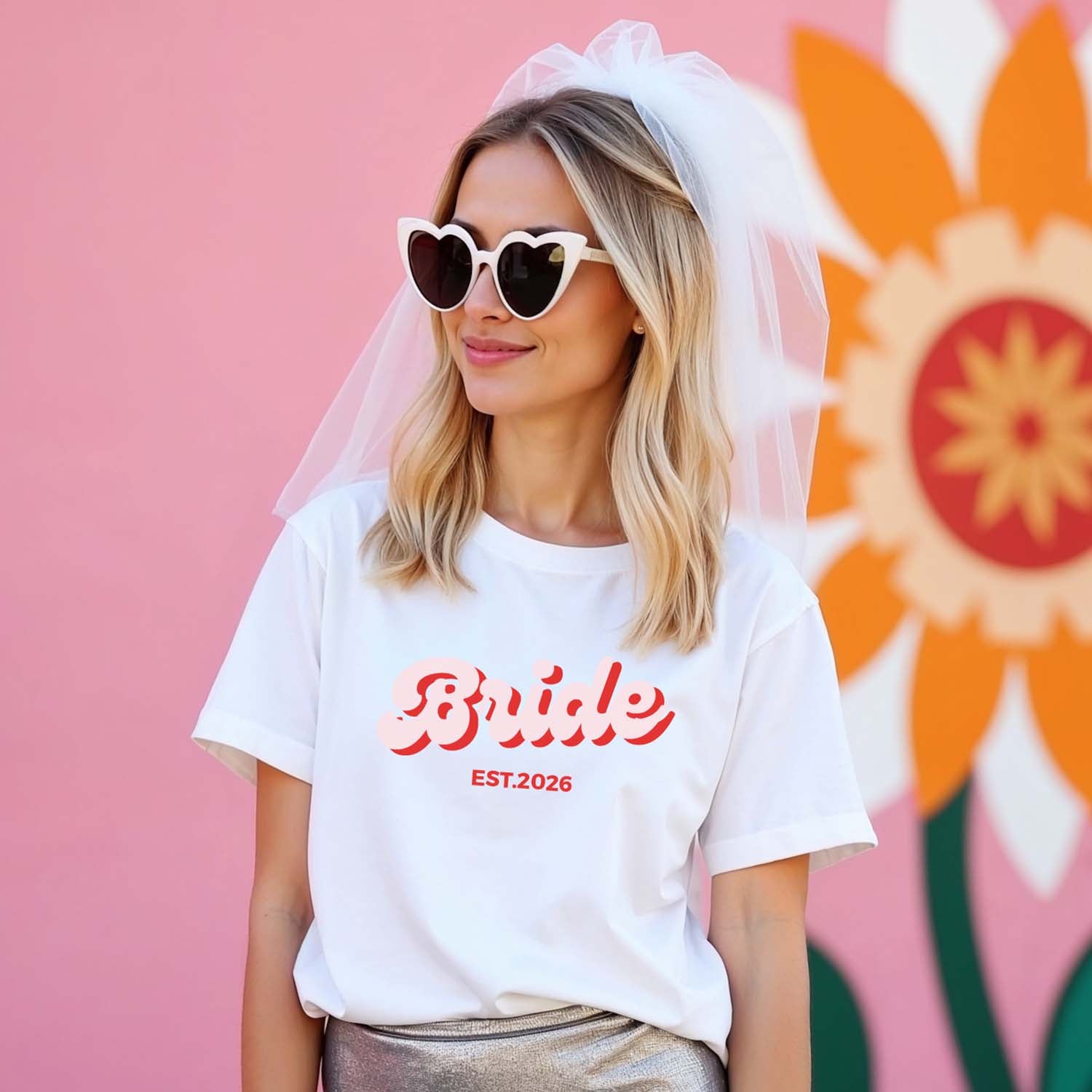 Braut T-Shirt mit großem rosaroten 