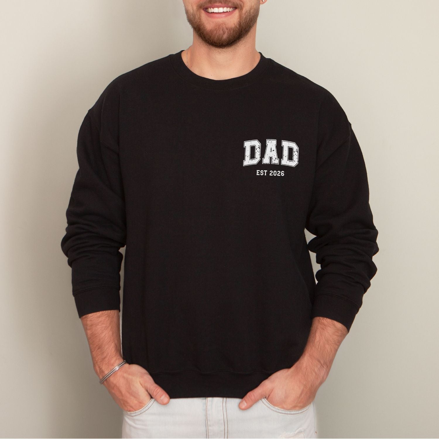 Papa Sweater "DAD Est. 20xx" (Jahreszahl anpassbar), #Vatertagsgeschenk