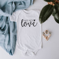 Geschenk zur Geburt: Baby Body "Made with love"