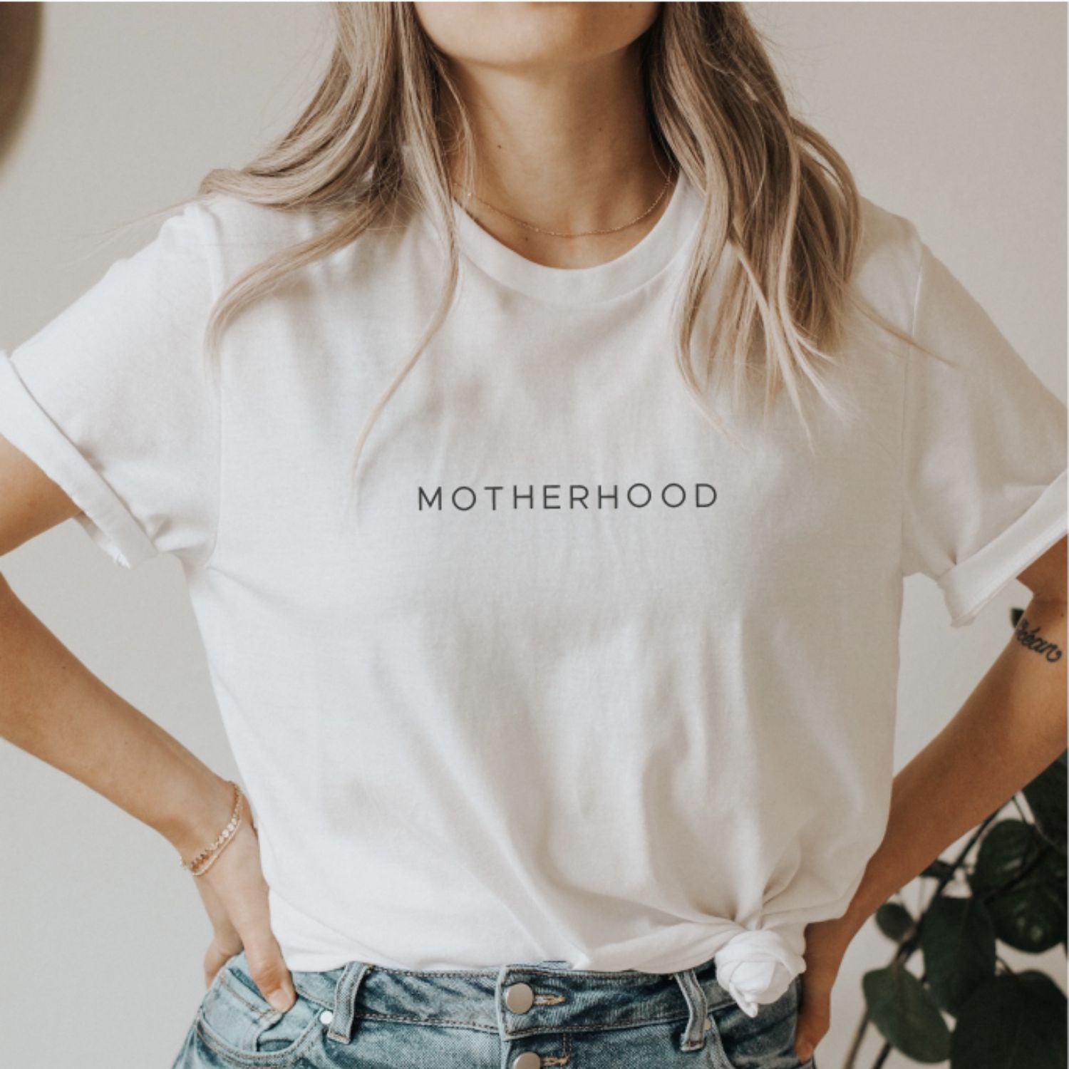 Mama T-Shirt "MOTHERHOOD" (weiß), #Geschenk zur Geburt