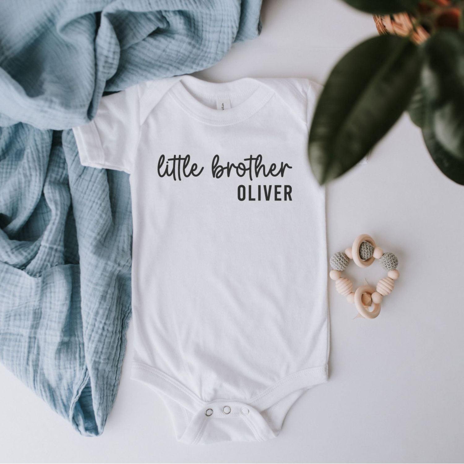Geschwister-Babybody "little brother", personalisiert mit Name