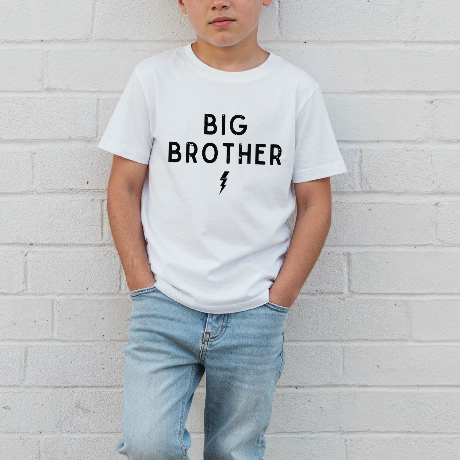 Geschwister T-Shirt für den großen Bruder mit modernen „BIG BROTHER ↯“ Aufdruck