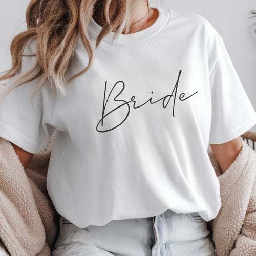 Braut T-Shirt (weiß) mit großer filigraner BRIDE-Kalligrafie 