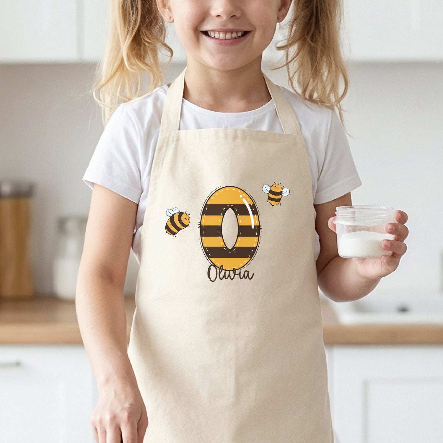 Mädchen mit personalisierter Kinderschürze (Initiale & Name), #Bienchen