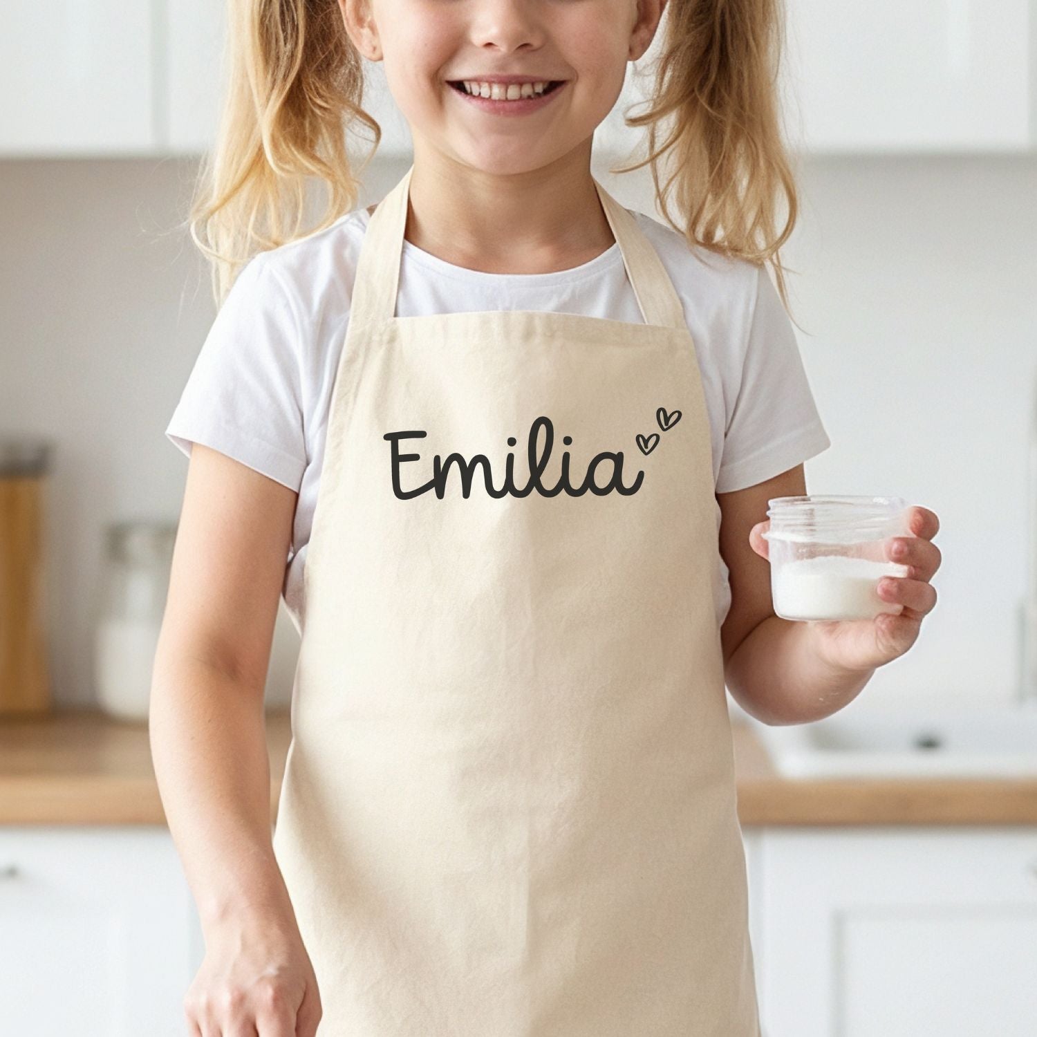 Mädchen mit personalisierter Kinderschürze (nillie Design #10)