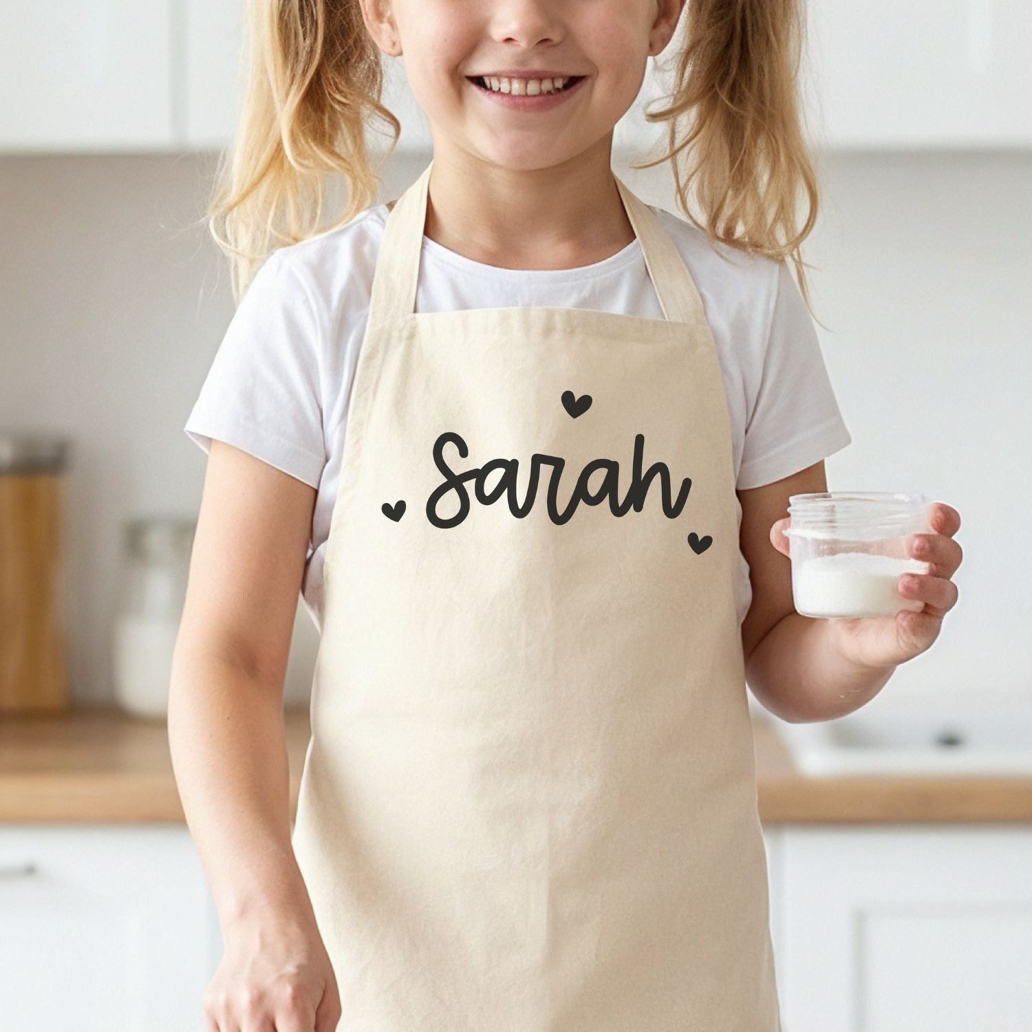 Mädchen mit personalisierter Kinderschürze (nillie Design #11)