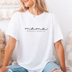 Mama T-Shirt (weiß) mit schwarzen "mama ·NEEDS A MINUTE·" Aufdruck 