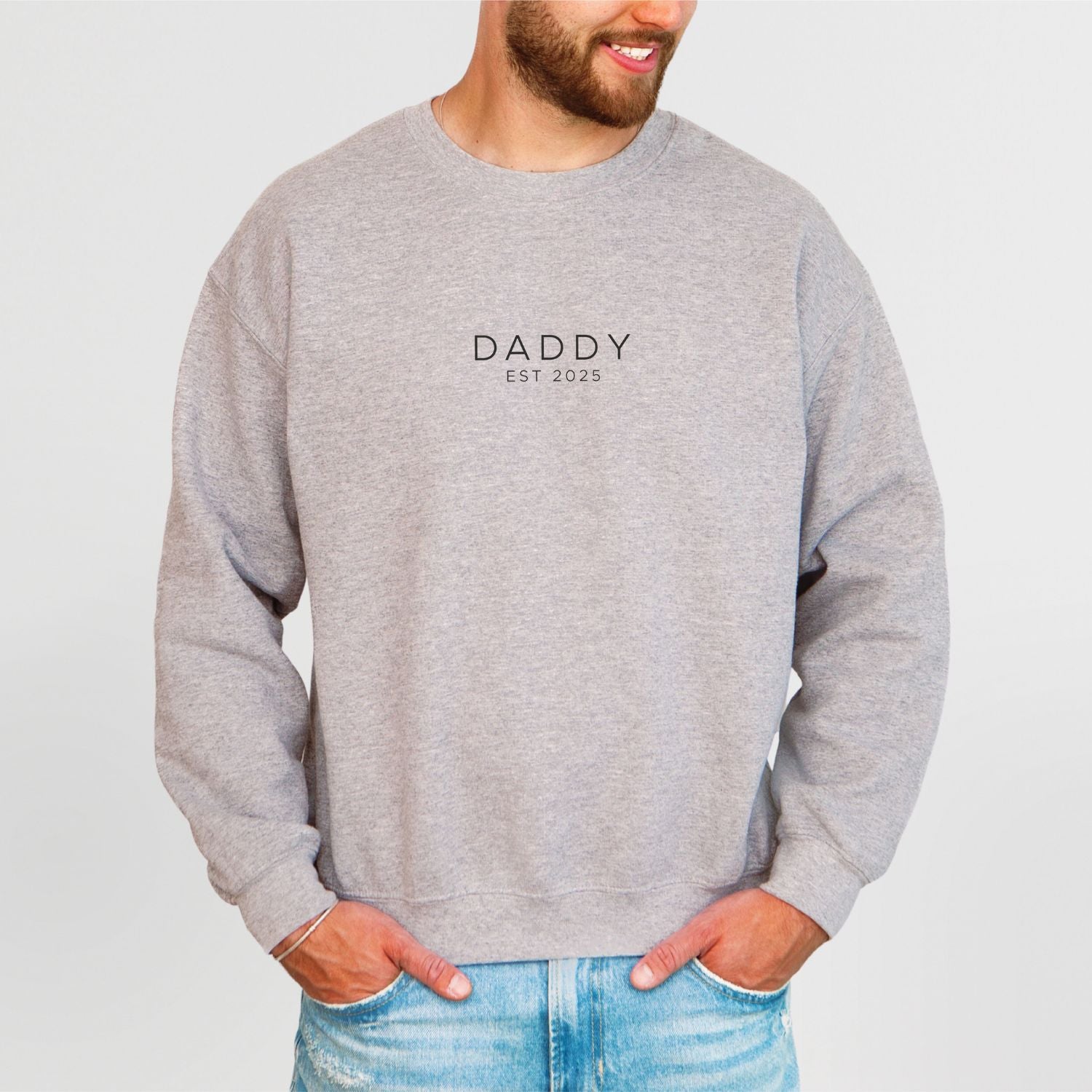 Sweatshirt für Papa, mit Aufdruck: "DADDY Est. 20xx" (Jahreszahl anpassbar)