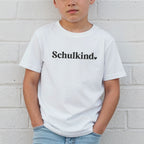 Kinder T-Shirt (weiß) mit schwarzen „Schulkind ❤“ Aufdruck