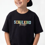 Kinder T-Shirt (schwarz) mit bunten "SCHULKIND" Aufdruck für Jungen