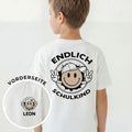 Kinder T-Shirt (weiß) "ENDLICH SCHULKIND 😀" {mit Name} für Junge