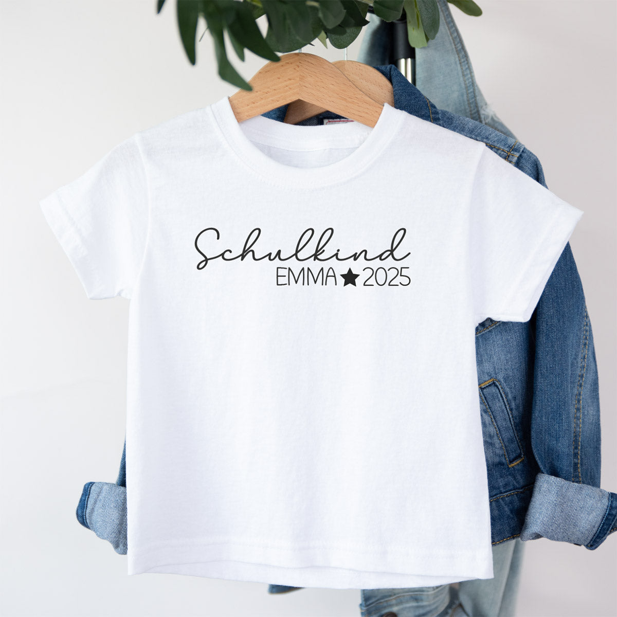 Schulkind T-Shirt (weiß), mit Name und Jahrgang
