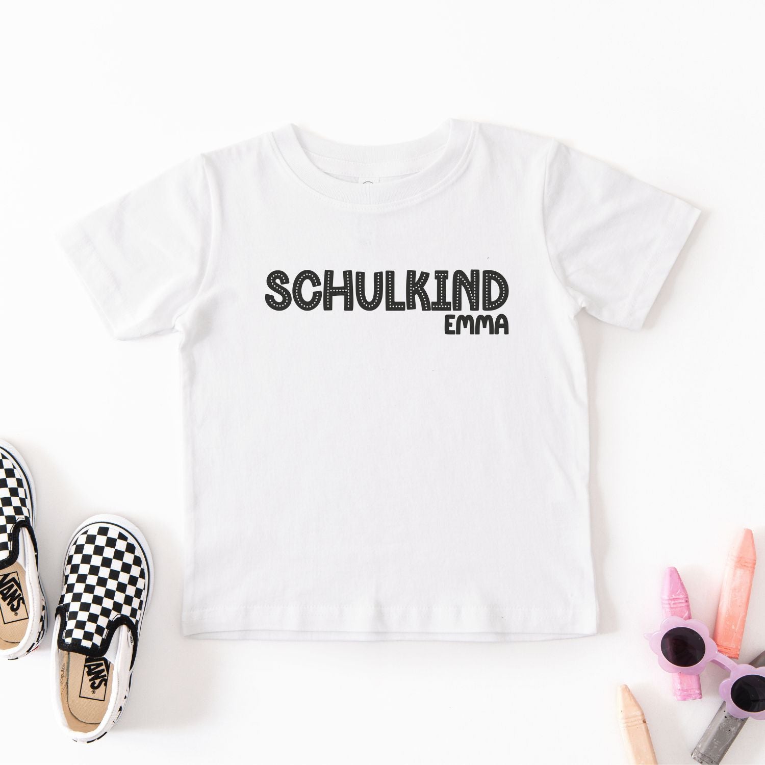 "Schulkind" T-Shirt (weiß), personalisiert mit Name, nillie Design #7