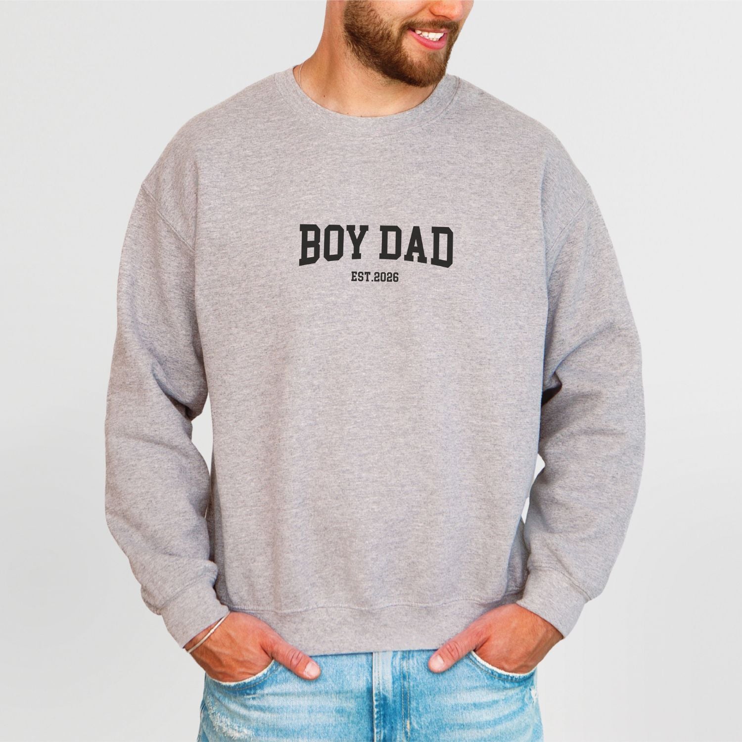 Sweater für Papa mit Aufdruck "Boy Dad - Est. 2026" (Jahreszahl änderbar)