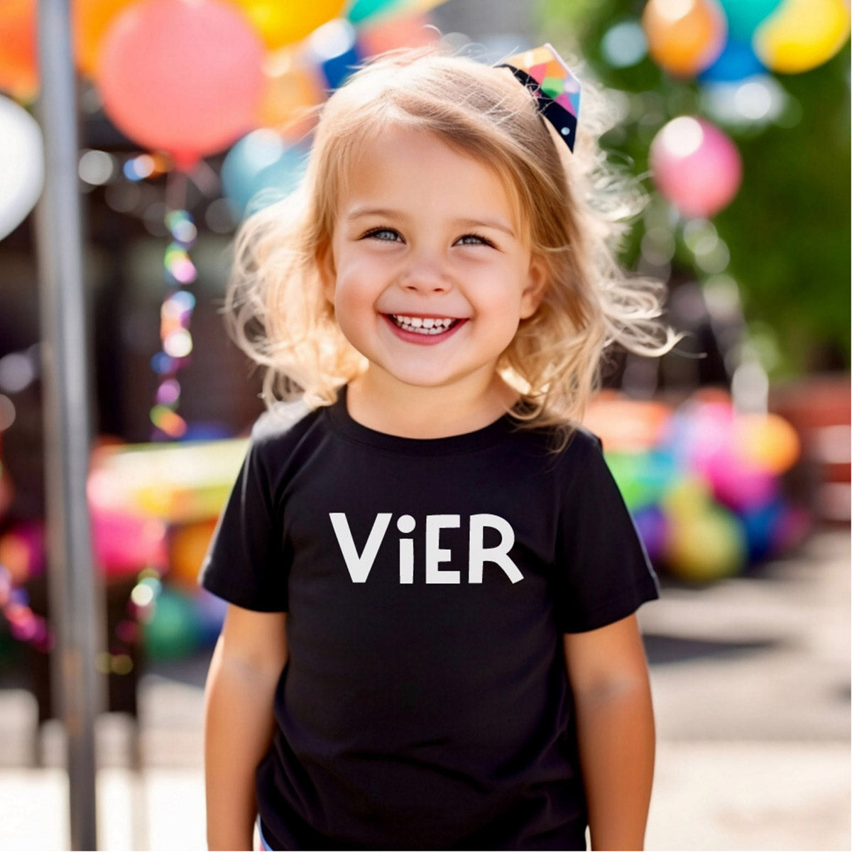 T-Shirt zum 4. Geburtstag mit großem "VIER"-Aufdruck