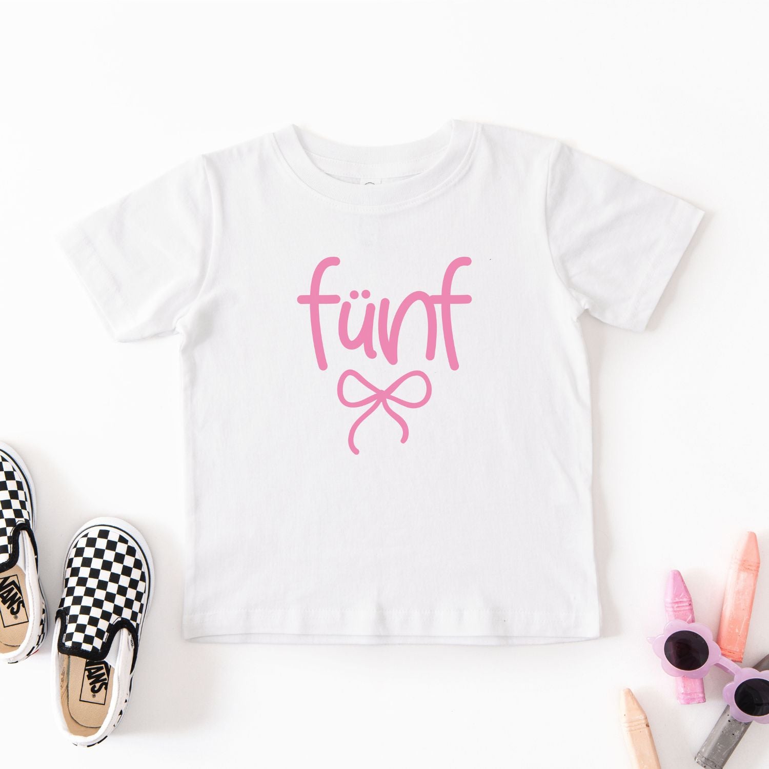 Geburtstagsshirt für den Kindergeburtstag mit Geburtstagszahl (wie hier z.B. mit "fünf")
