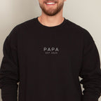 Geschenk Vatertag: Sweatshirt mit Aufdruck: "PAPA EST 20..."