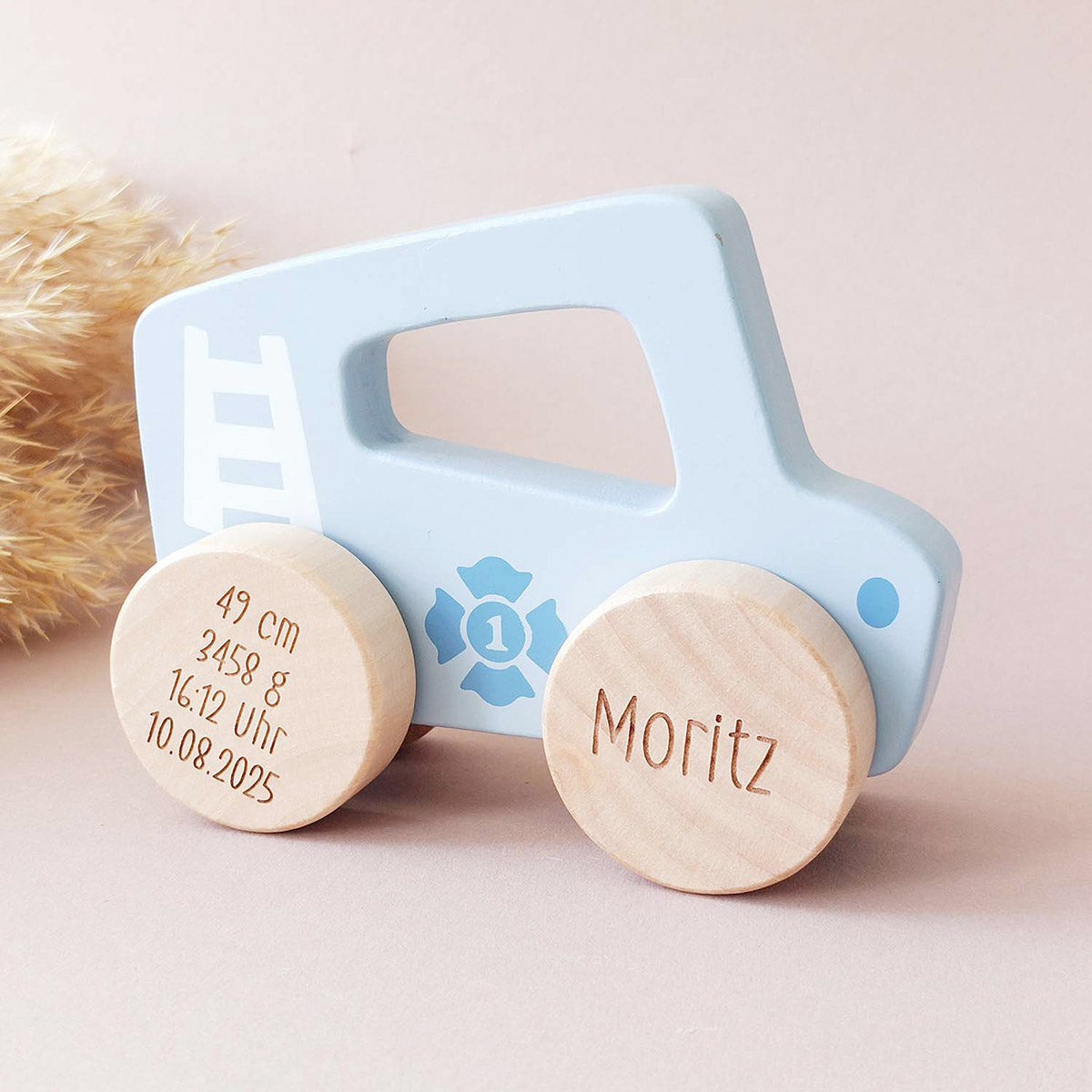 Babygeschenk: Schiebeauto aus Holz (personalisiert)