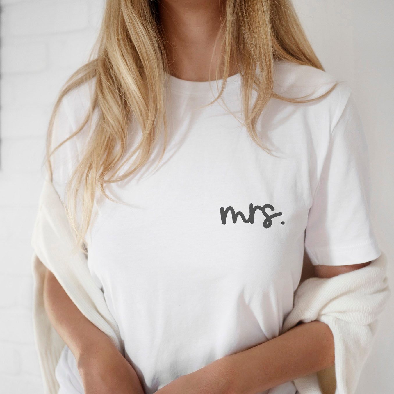 T-Shirt "mrs." (Geschenk für die Braut zur Hochzeit)