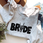 Braut-Sweater (grau-meliert) mit großen "BRIDE"-Aufdruck und Devil Horns/ Metal Sign
