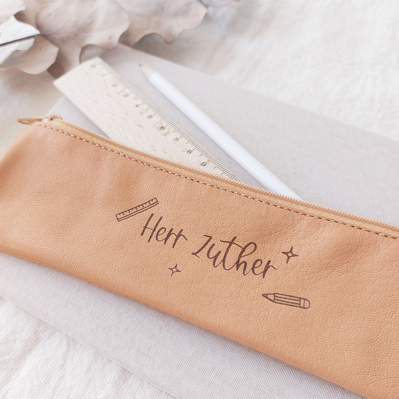Lehrergeschenk: Federtasche (graviert mit Name) aus Leder
