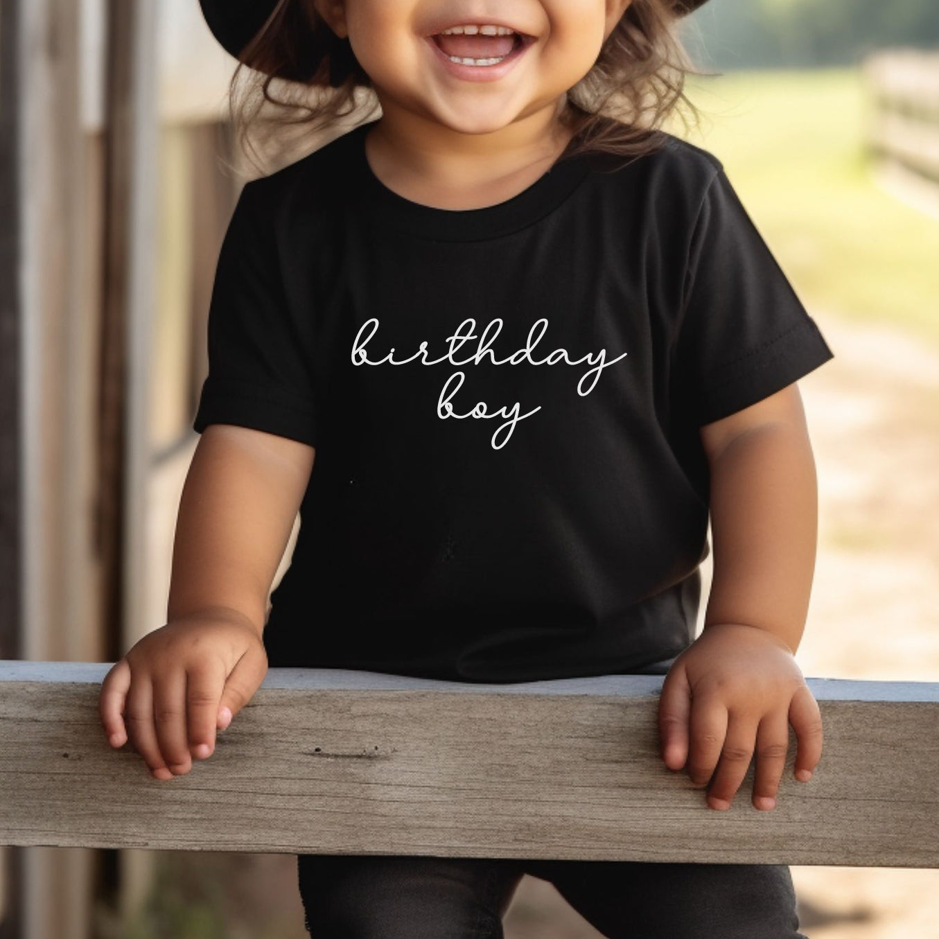 Geburtstagsshirt mit Aufdruck "birthday boy" für Junge