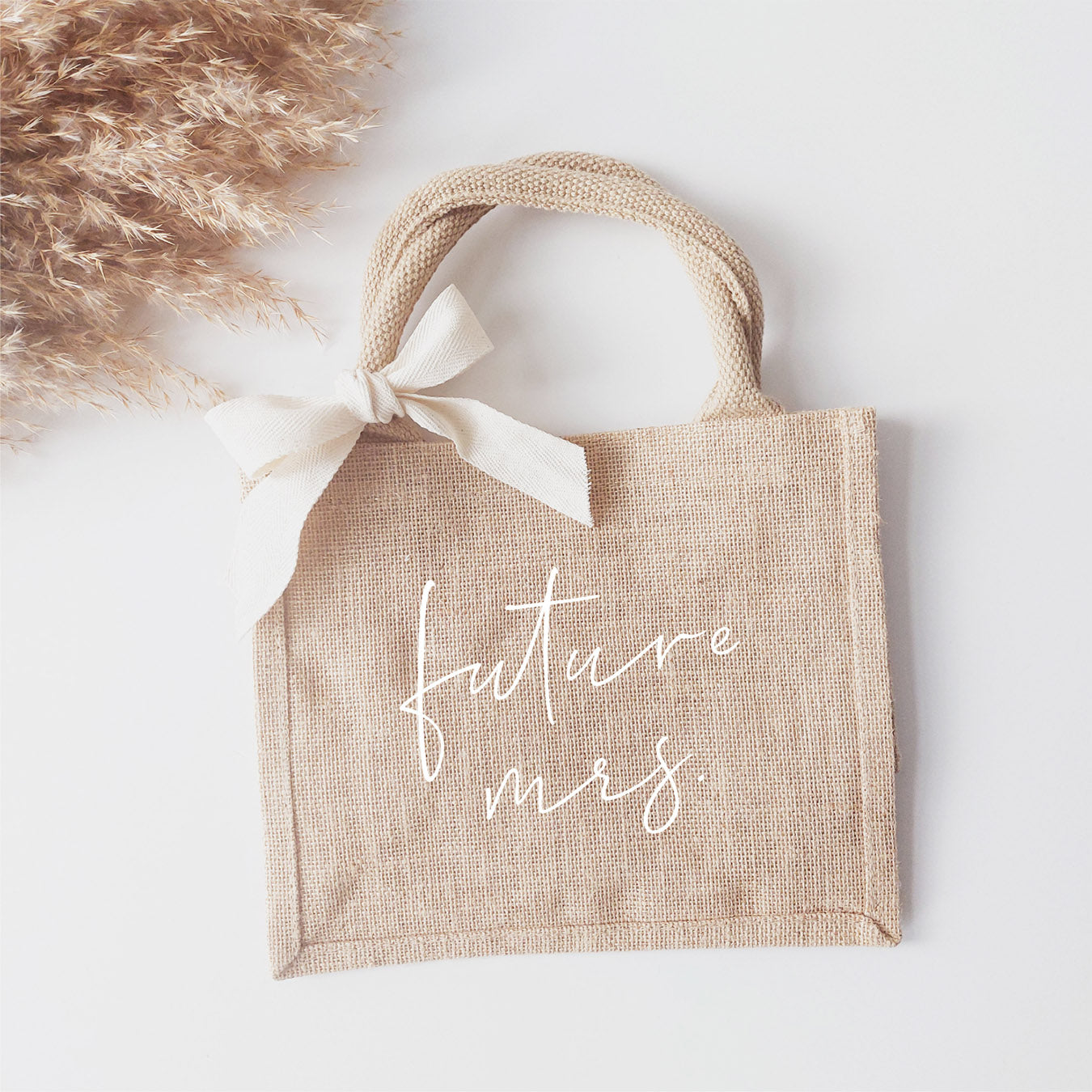 Jutetasche mit "future mrs."-Aufdruck für den JGA der Braut