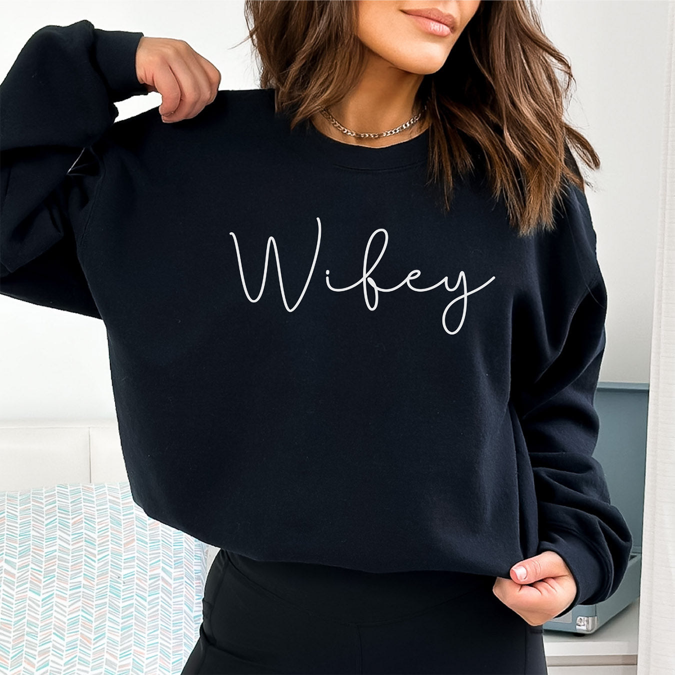 Braut-Sweater "Wifey" (schwarz), Geschenk für die Braut zur Hochzeit