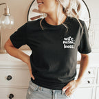 Geschenk Mama: T-Shirt (schwarz) mit aufdrucdk: "wife. mom. boss."