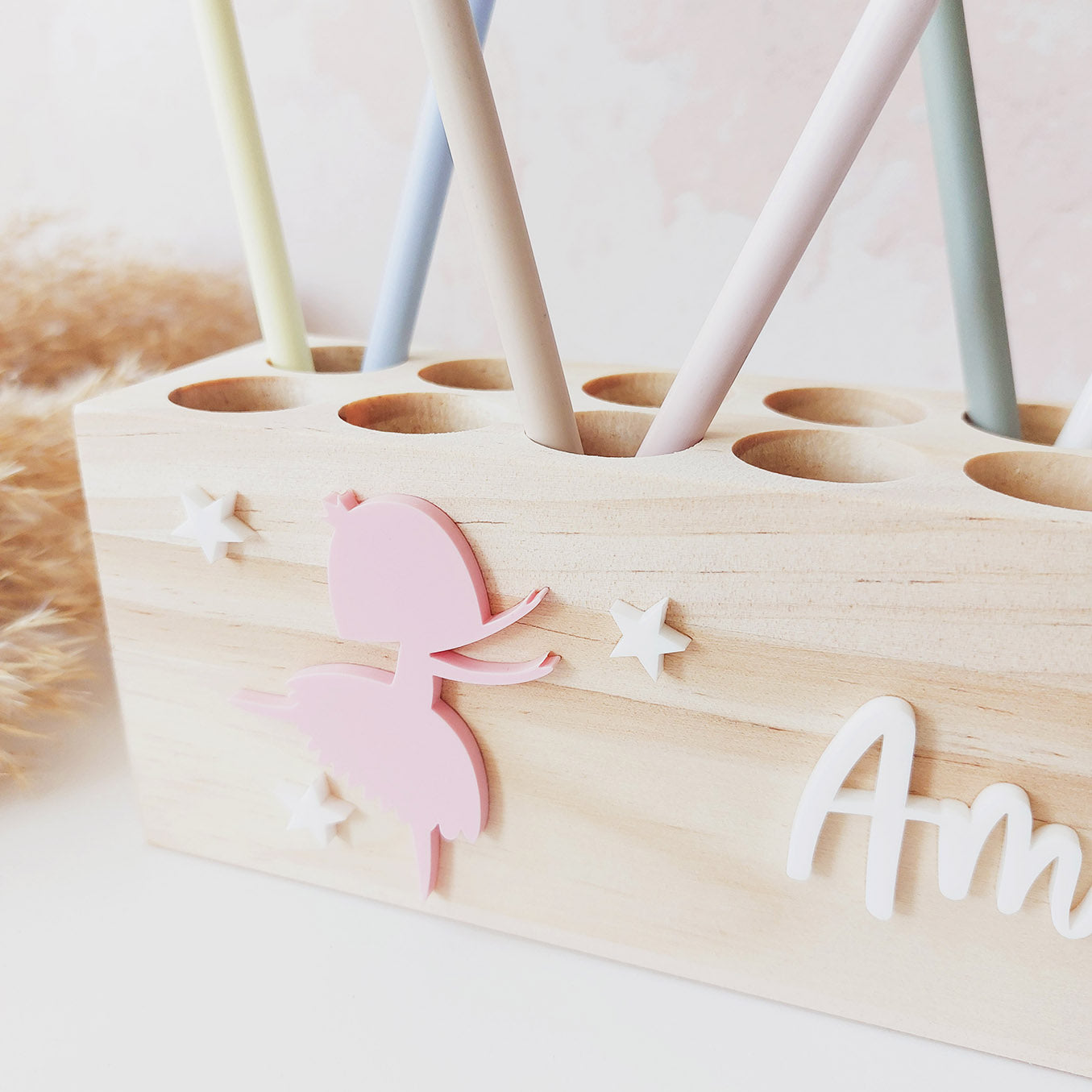Detailansicht Stiftehalter: Personalisierung mit Name und Ballerina