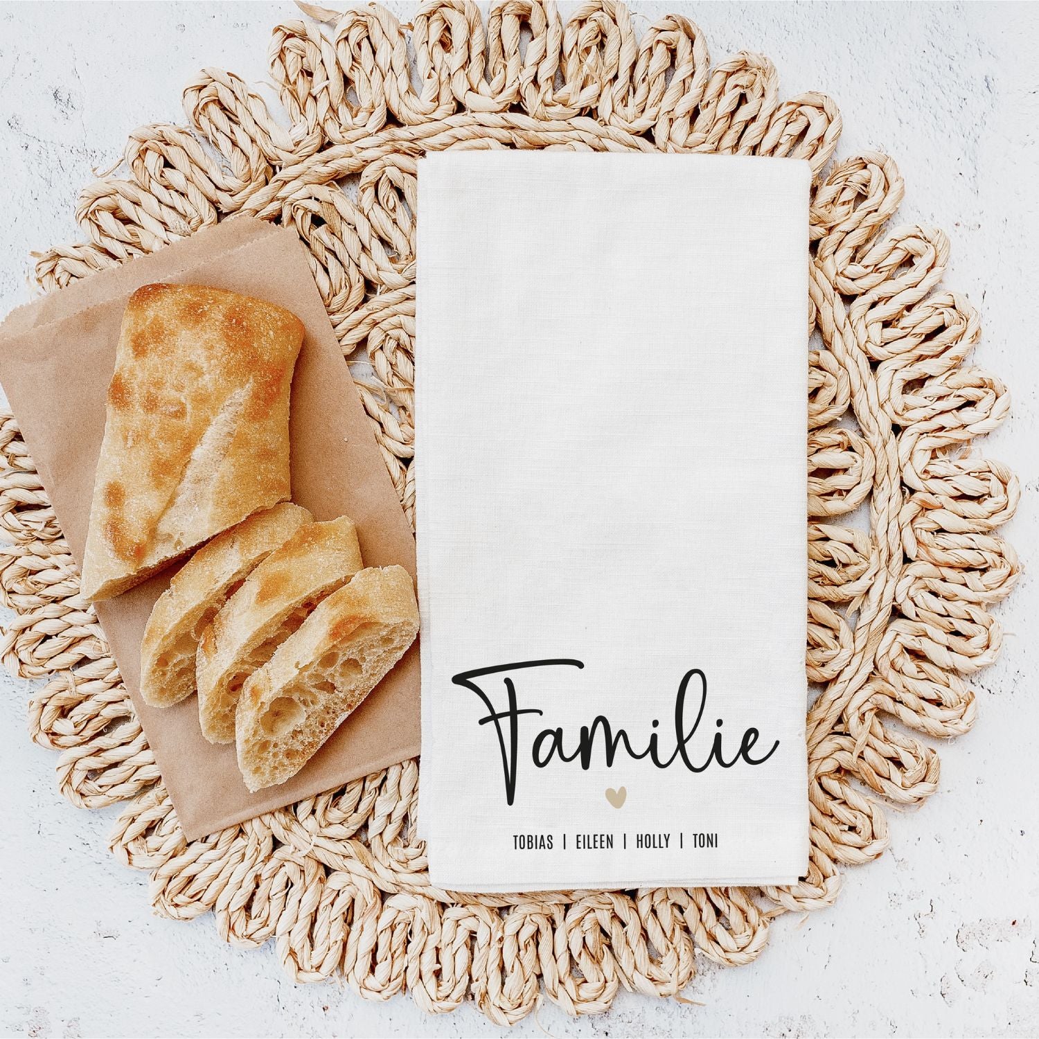Geschenk zum Einzug: Geschirrtuch mit Aufdruck "Familie ♥ + 4 Vornamen"