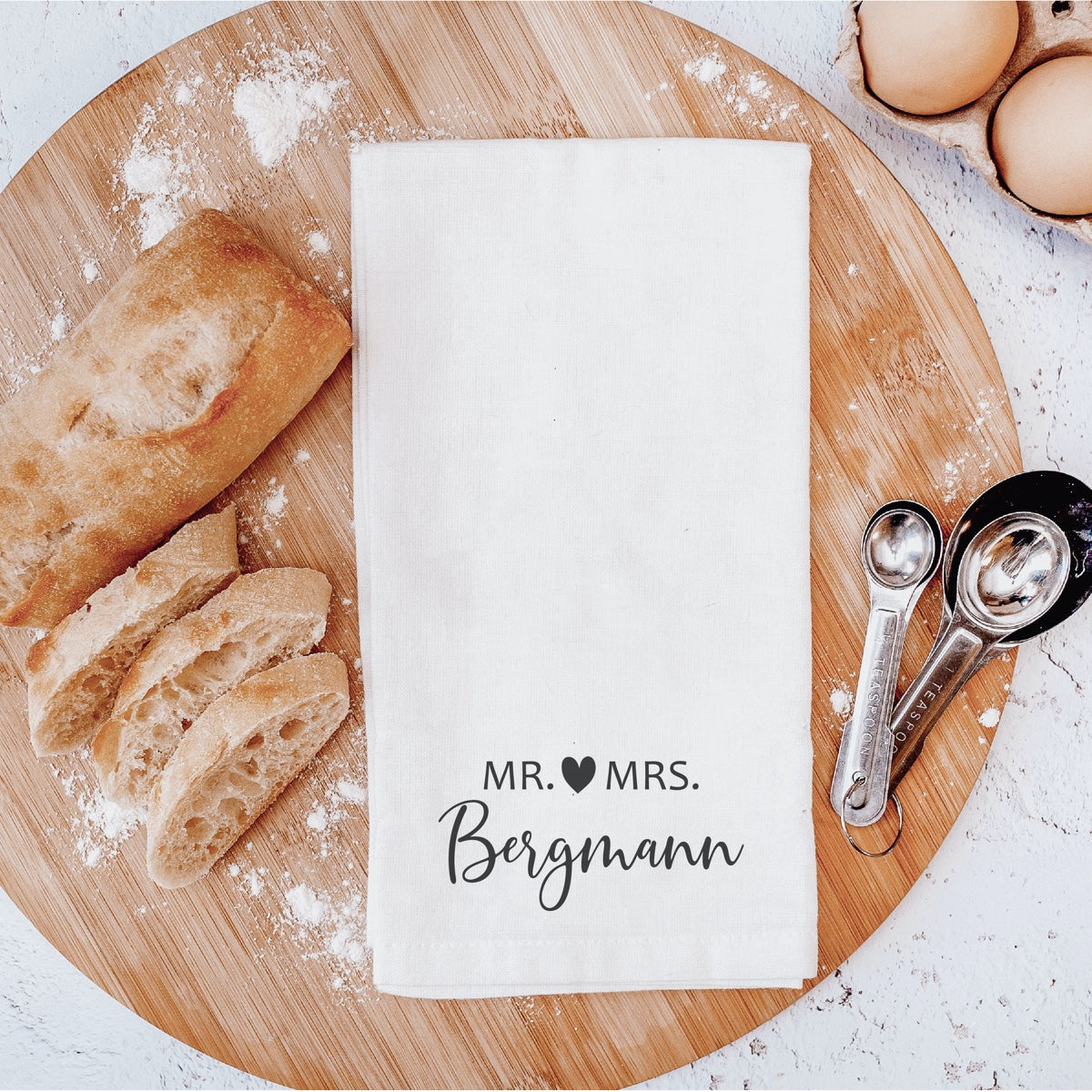 Personalisiertes Geschirrtuch als Geschenk zum 1. Hochzeitstag