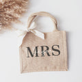 Personalisierte Jutetasche für die Braut mit "MRS"-Aufdruck und dem (zukünfigen) Nachnamen der Braut
