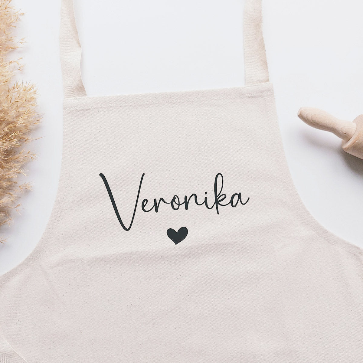 Kinderschürze (personalisiert mit Namen + Herzchen)