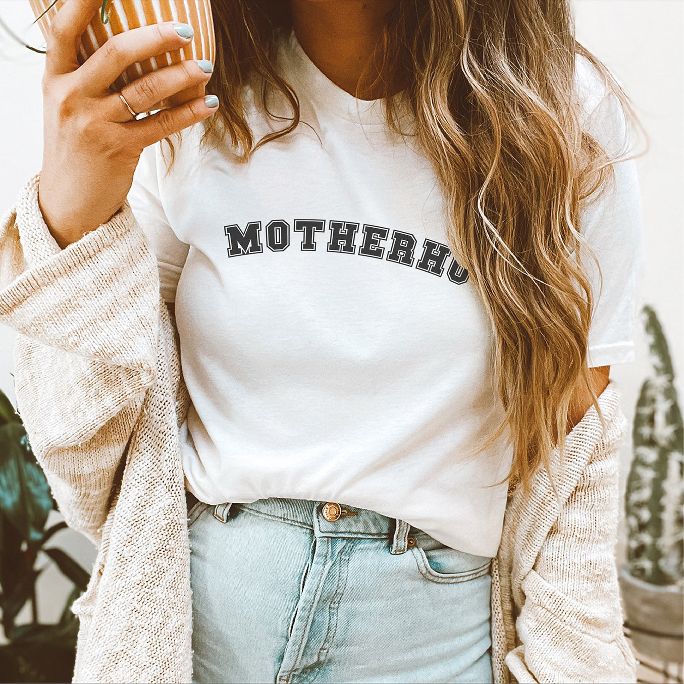 Geschenk Mama: T-Shirt "MOTHERHOOD", weiß
