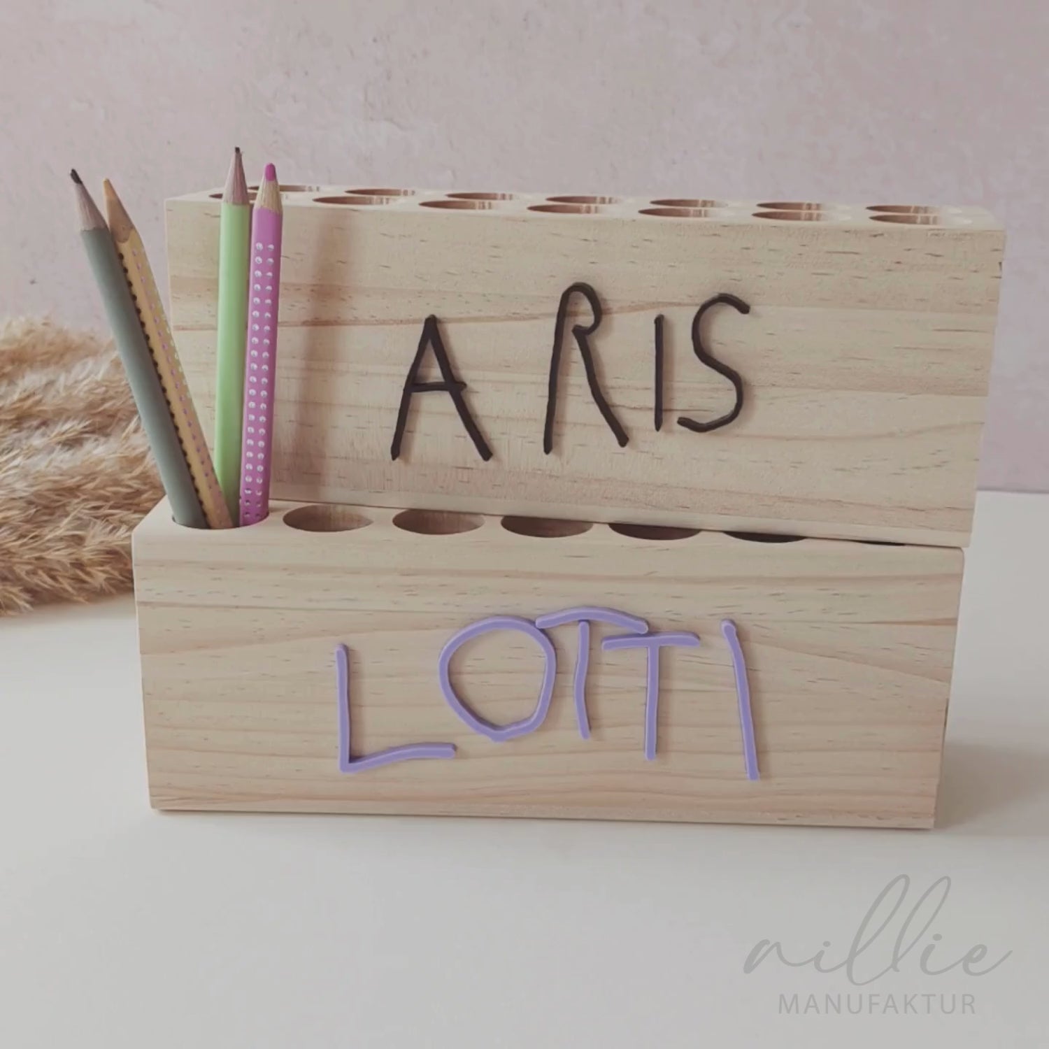 Video: Stiftehalter für Kinder (personalisiert mit selbst geschriebenen Namen)