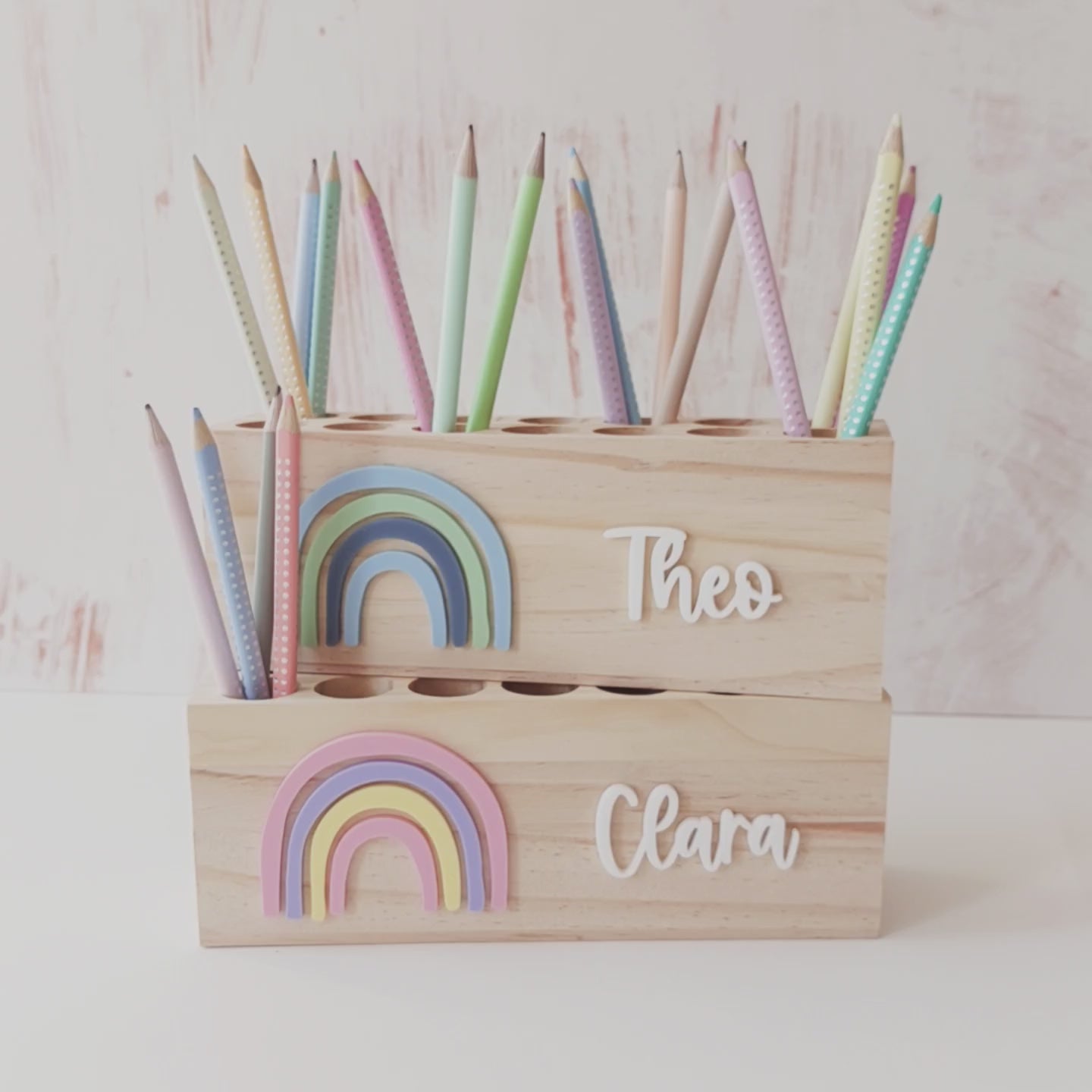 Geschenk zur Einschulung: Stiftehalter mit Regenbogen (personalisiert mit Name)