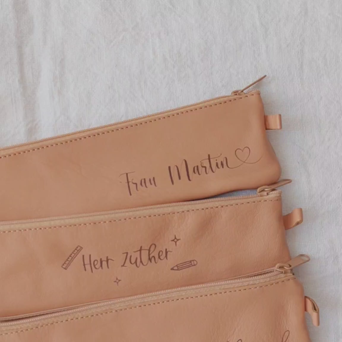 Abschiedsgeschenk für Lehrer (Federmäppchen personalisiert)