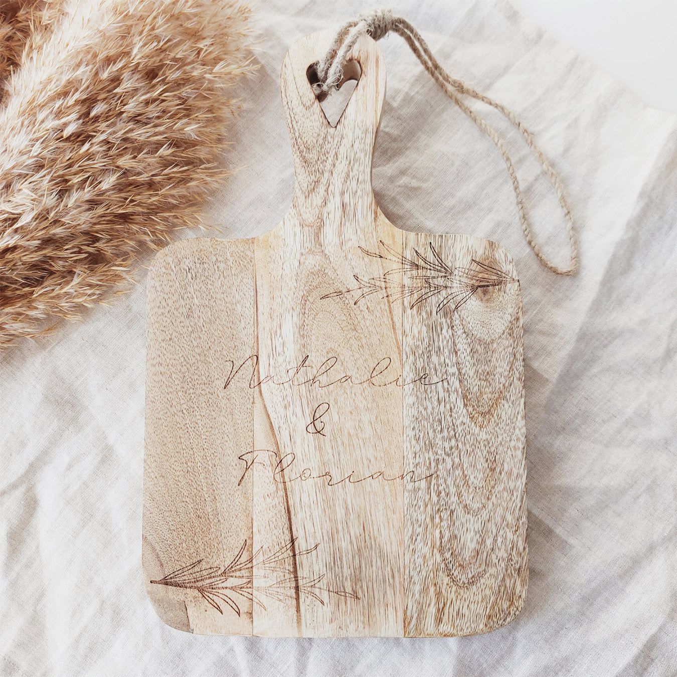 Geschenk Hochzeit oder Einzug: Schneidebrett (personalisiert mit Namen)