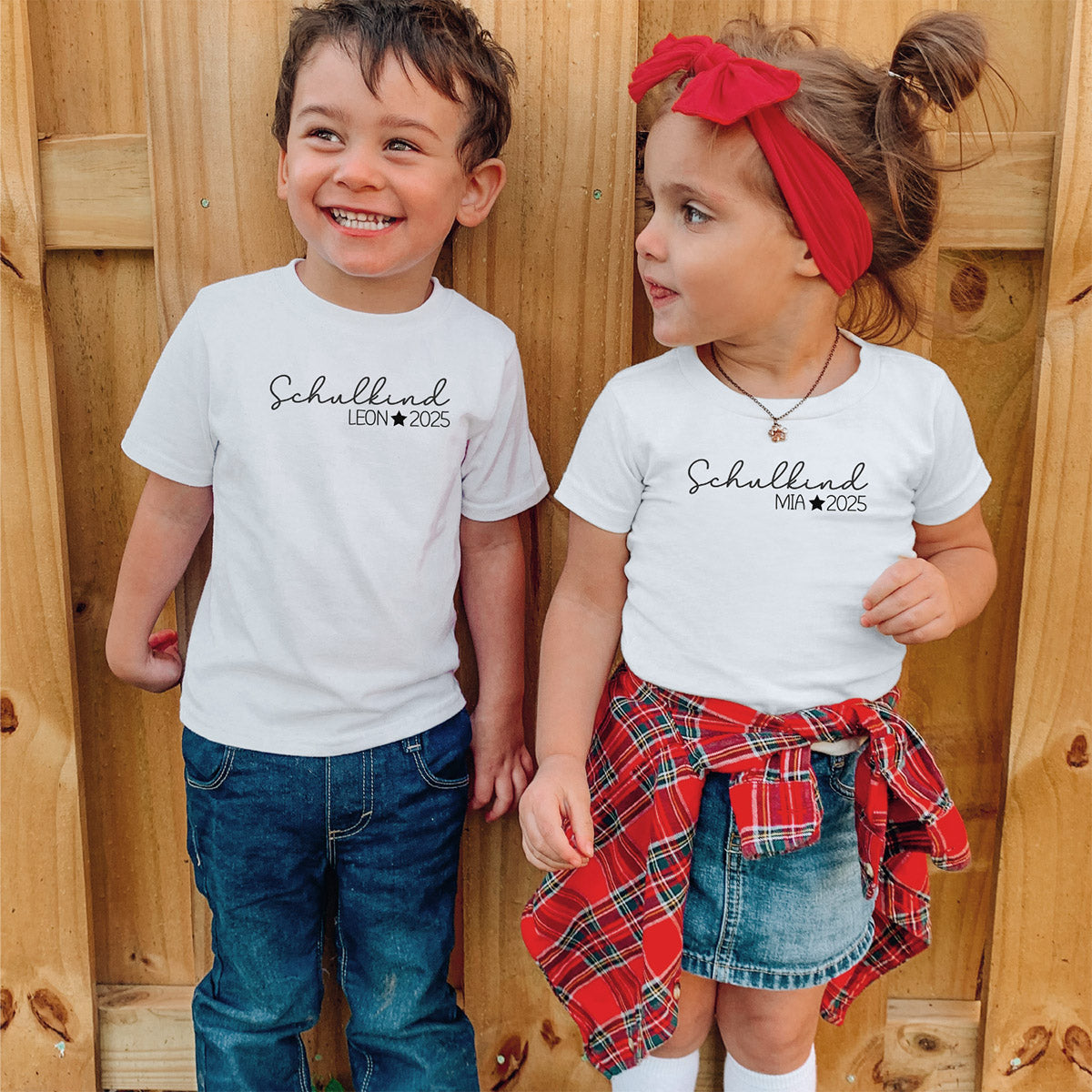 Schulkind T-Shirt für Junge & Mädchen (mit Name und Jahr der Einschulung)