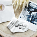 Babysocke mit Geburtsjahr + Geburtsmonat zum Verkünden deiner Schwangerschaft