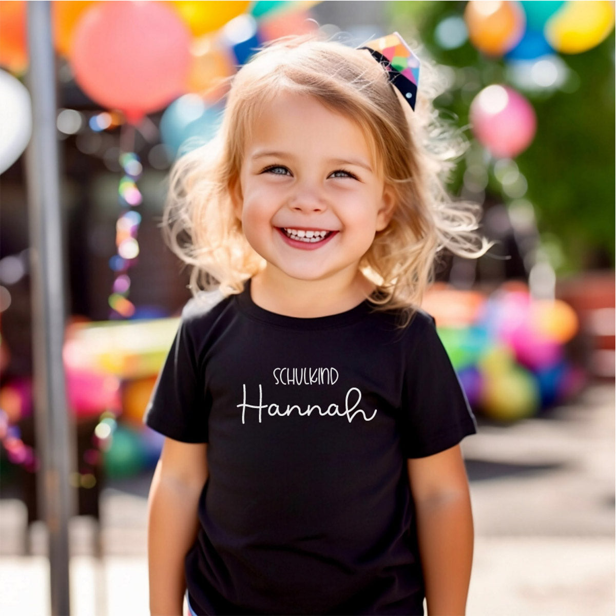 schwarzes Schulkind-Shirt für die Einschulung, personalisiert mit Name