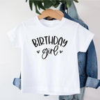 T-Shirt (weiß) mit schwarzen „BIRTHDAY girl“ Aufdruck für den Geburtstag von Mädchen